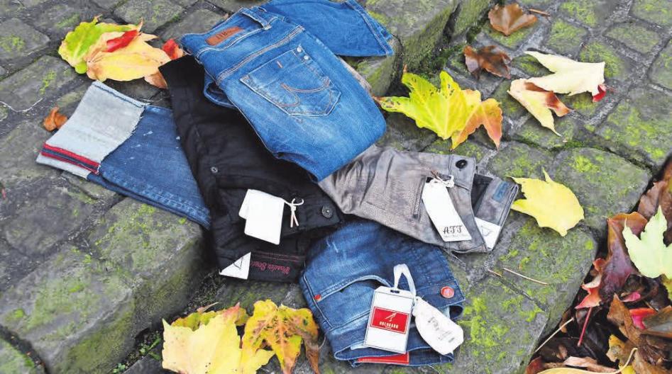 Mit Amor Trust & Truth, Goldgarn und LTB gibt es für jede Figur die ideal sitzende Jeans in Pit’s Laden – Inhaberin Pit Battmer lädt zum Stöbern ein. Mit Amor Trust & Truth, Goldgarn und LTB gibt es für jede Figur die ideal sitzende Jeans in Pit’s Laden – Inhaberin Pit Battmer lädt zum Stöbern ein.