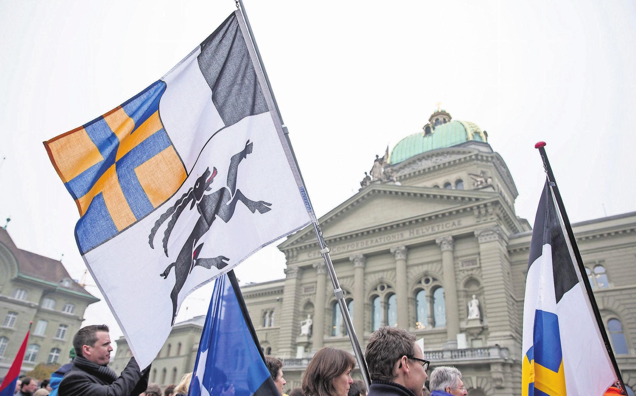 Der grosse Ansturm: 100 Kandidatinnen und Kandidaten wollen für Graubünden in den Nationalrat, nur fünf dürfen. Bild: Keystone