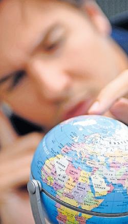 Kostspieliges Abenteuer: Ein Teil der Ausgaben für ein Auslandssemester lässt sich absetzen. FOTO: JENS SCHIERENBECK/DPA Kostspieliges Abenteuer: Ein Teil der Ausgaben für ein Auslandssemester lässt sich absetzen. FOTO: JENS SCHIERENBECK/DPA