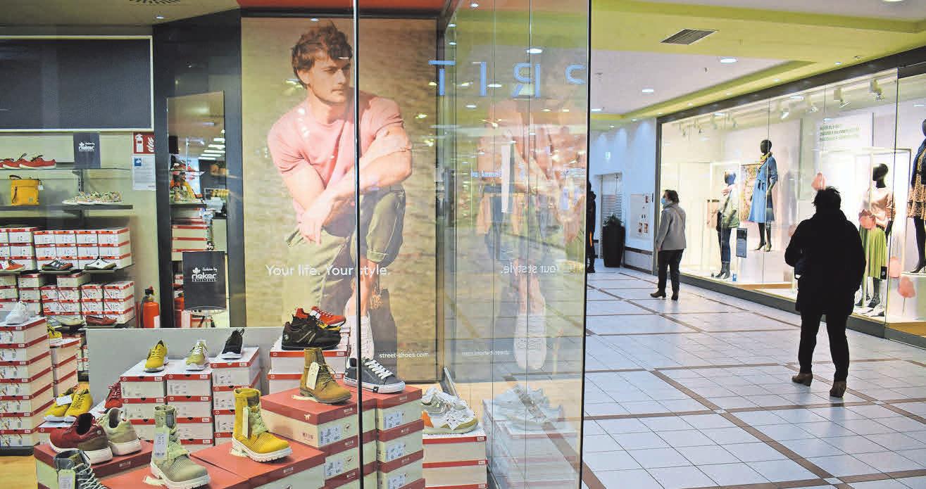 Viele Händler im ShoppingPlaza sind auf die Öffnung vorbereitet. Foto: Grätz Viele Händler im ShoppingPlaza sind auf die Öffnung vorbereitet. Foto: Grätz