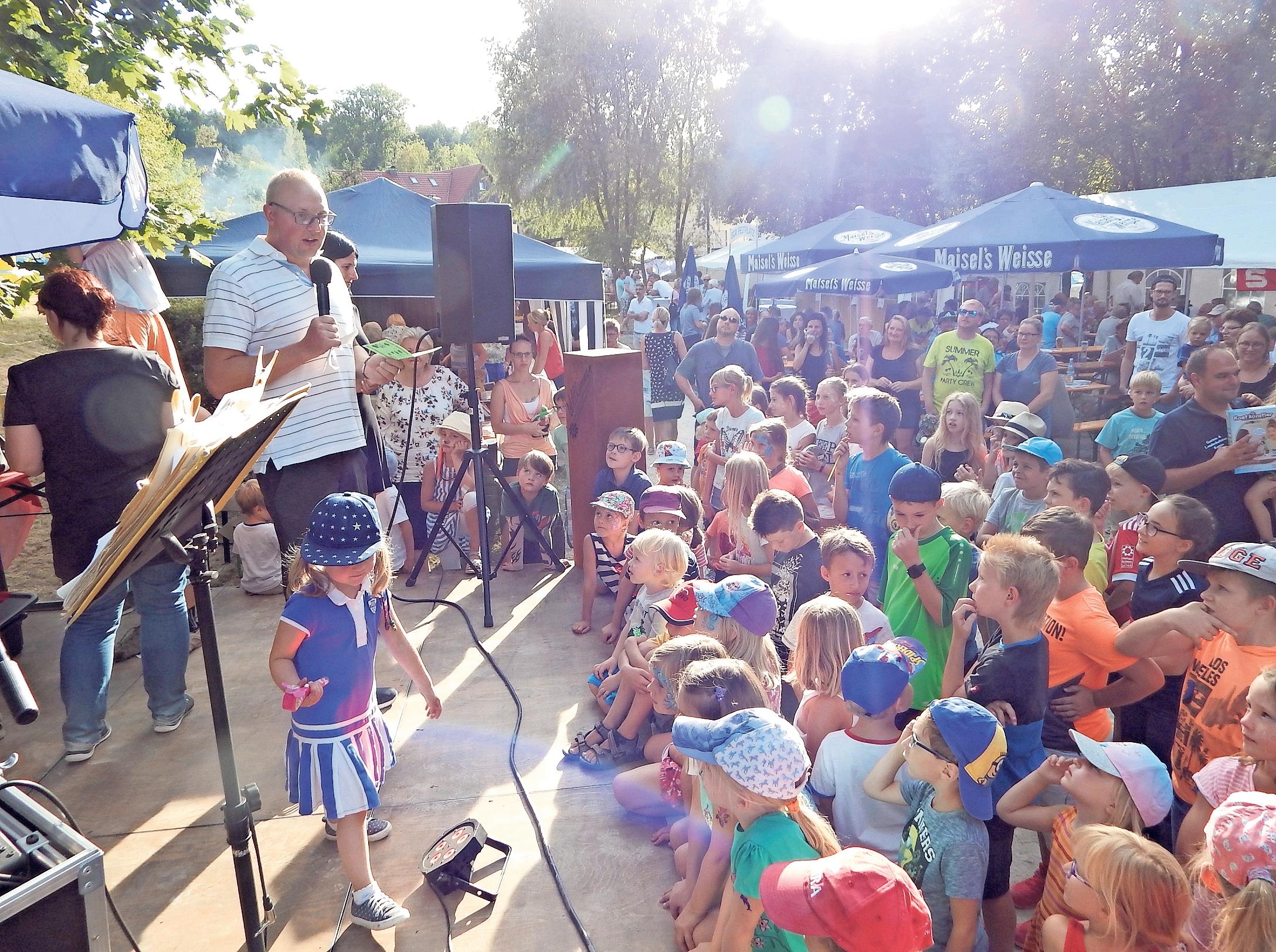 Zehn Ortsvereine sorgen beim Dorfparkfest für Essen und Trinken, Spaß und gute Laune – unter anderem mit einer Kinderrallye am Sonntagnachmittag. Fotos: Horst Wunner Zehn Ortsvereine sorgen beim Dorfparkfest für Essen und Trinken, Spaß und gute Laune – unter anderem mit einer Kinderrallye am Sonntagnachmittag. Fotos: Horst Wunner