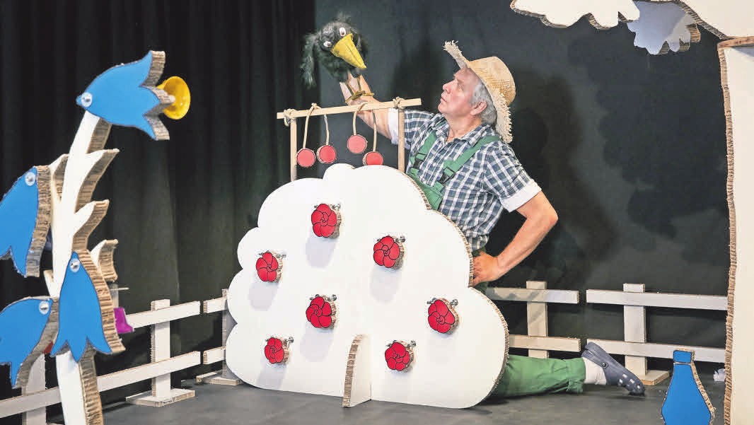 Das Stück „Obstgärtchen“ ist für Kinder ab drei Jahre. Foto: Peter Markhoff Das Stück „Obstgärtchen“ ist für Kinder ab drei Jahre. Foto: Peter Markhoff