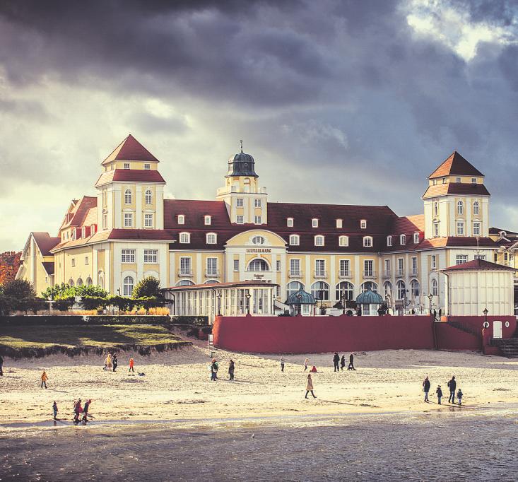 Das Kurhaus in Binz Bild TZR (christian Thiele)/www.ruegen.de Das Kurhaus in Binz Bild TZR (christian Thiele)/www.ruegen.de
