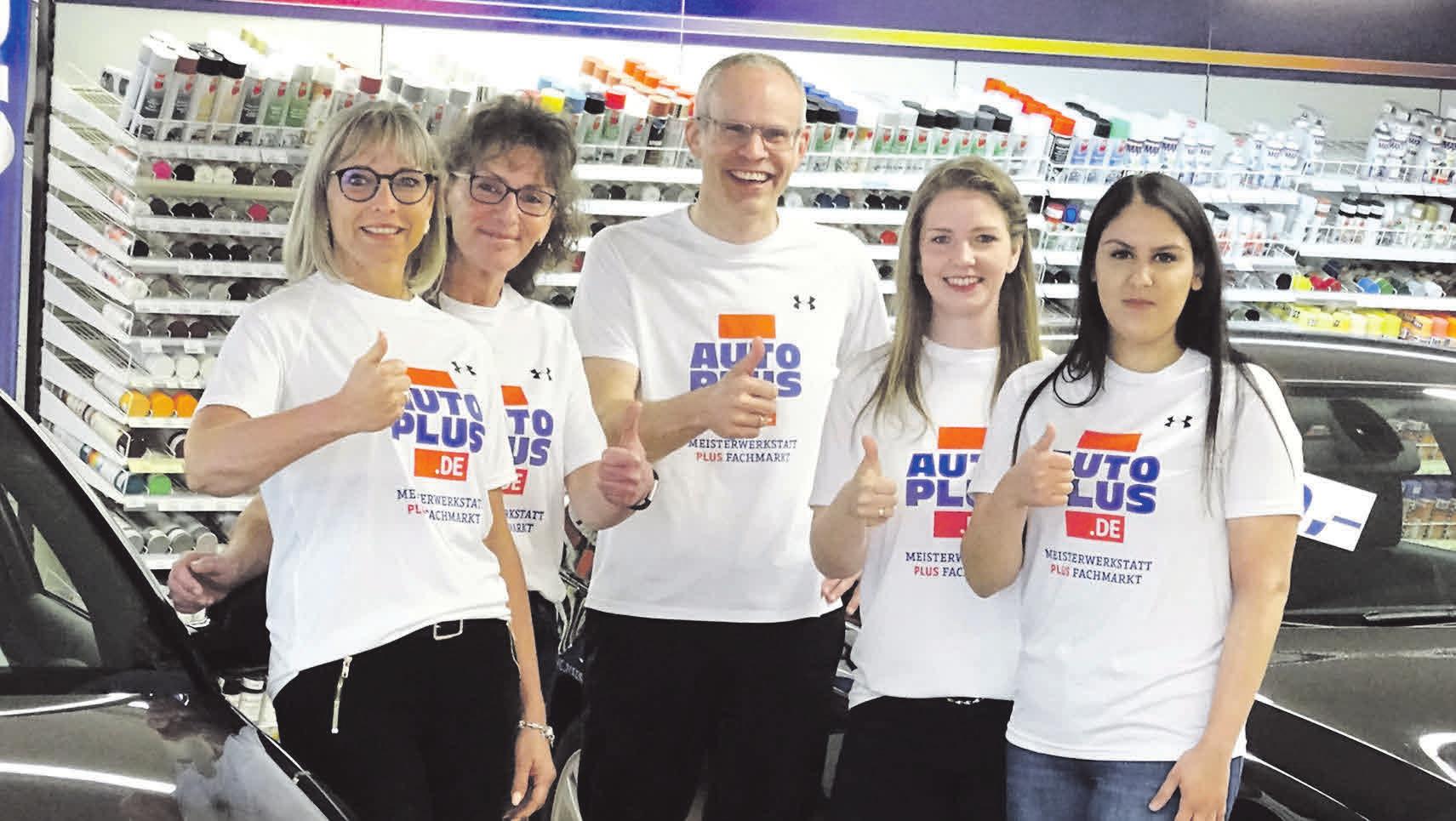 Für die AUTOPLUS AG treten an (v. l.): Silke Heine, Susanne Wahrmund, Cord Hecker, Lidia Mafenbaier, Sahra Tay. Foto: privat Für die AUTOPLUS AG treten an (v. l.): Silke Heine, Susanne Wahrmund, Cord Hecker, Lidia Mafenbaier, Sahra Tay. Foto: privat