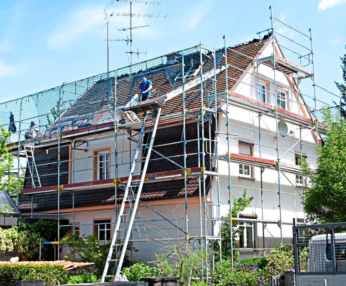 Auch Einzelmaßnahmen wie die Gebäudedämmung oder der Heizungstausch werden unterstützt. Foto: djd/steico.com Auch Einzelmaßnahmen wie die Gebäudedämmung oder der Heizungstausch werden unterstützt. Foto: djd/steico.com