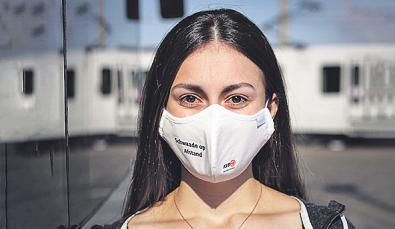 Die KVB rüstet 41 Haltestellen mit Handlaufschildern für Sehbehinderte und Blinde aus – Jeder Wegweiser ist ein Unikat Image 2 Die KVB rüstet 41 Haltestellen mit Handlaufschildern für Sehbehinderte und Blinde aus – Jeder Wegweiser ist ein Unikat Image 2