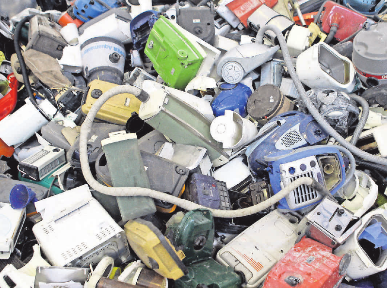 65 Prozent des Elektroschrotts soll ins Recycling. FOTO: B.THISSEN/DPA 65 Prozent des Elektroschrotts soll ins Recycling. FOTO: B.THISSEN/DPA