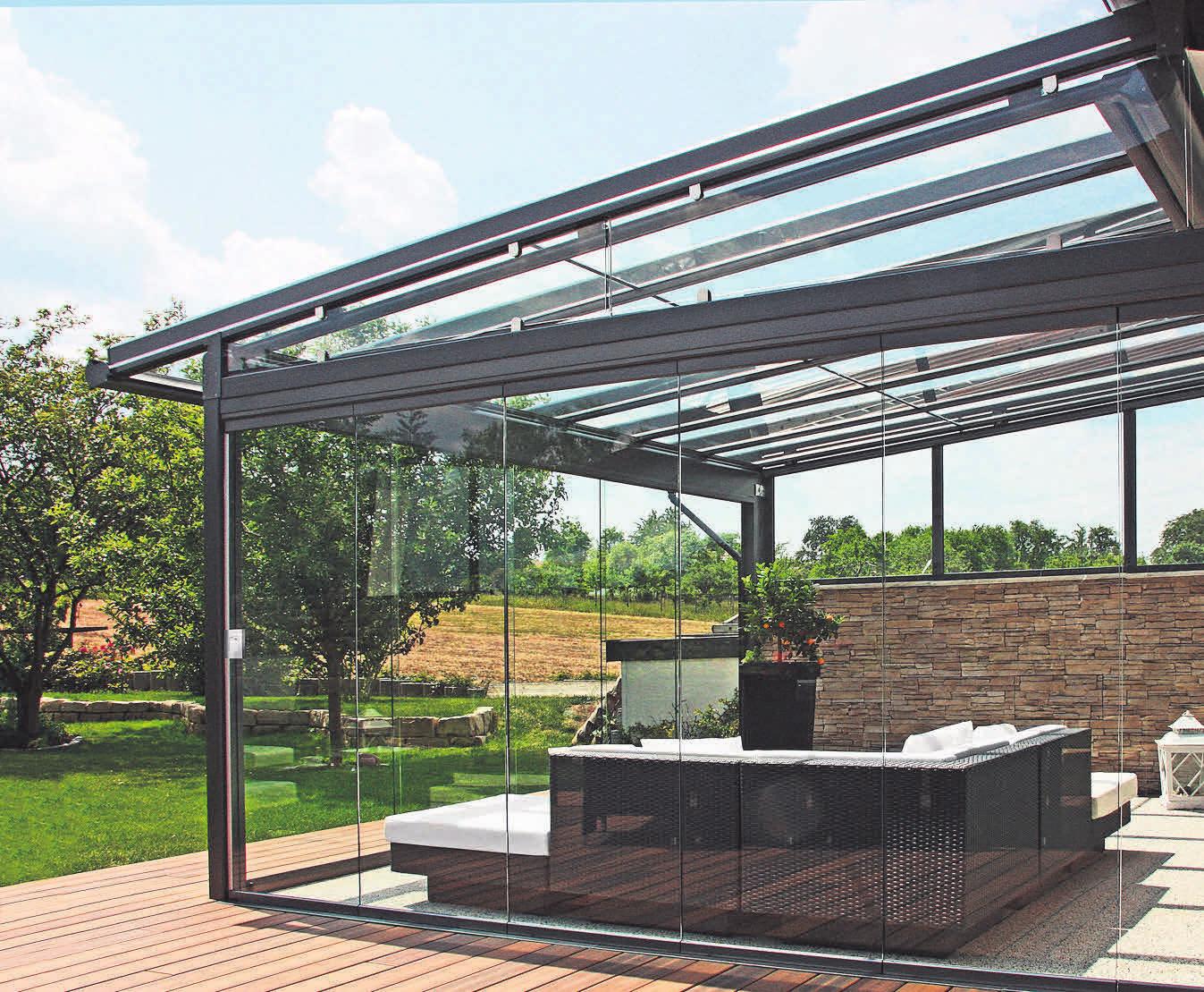 Mit den Terrassendächern von Othmer lässt sich die Natur beinahe unbegrenzt genießen. Mit den Terrassendächern von Othmer lässt sich die Natur beinahe unbegrenzt genießen.