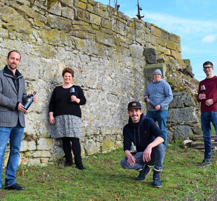 Ihren Jubiläumswein präsentieren die Neckarsulmer Jungwinzer am Samstag in der Innenstadt und am Sonntag auf dem Scheuerberg. Foto: Citymanagement Stadt Neckarsulm Ihren Jubiläumswein präsentieren die Neckarsulmer Jungwinzer am Samstag in der Innenstadt und am Sonntag auf dem Scheuerberg. Foto: Citymanagement Stadt Neckarsulm