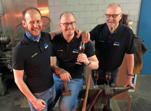 Marco, Michael und Manfred Scheu (v.l.) freuen sich gemeinsam mit ihrem Team auf das große Jubiläumswochenende im Mai. Foto: privat Marco, Michael und Manfred Scheu (v.l.) freuen sich gemeinsam mit ihrem Team auf das große Jubiläumswochenende im Mai. Foto: privat