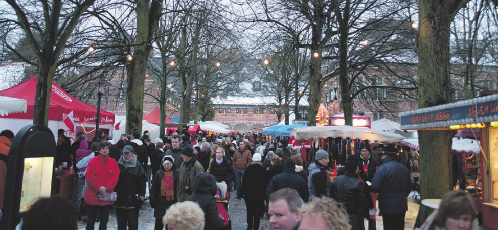 Der Weihnachtsmarkt am Schloss Reinbek wird immer am zweiten Adventwochenende gefeiert Foto: Dörte Hoffmann