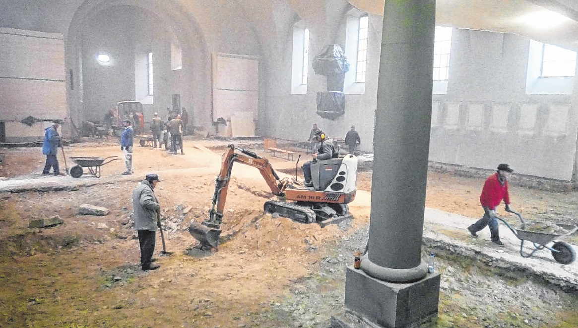 So sah es bei den Arbeiten im vergangenen Jahr in der Kirche aus. So sah es bei den Arbeiten im vergangenen Jahr in der Kirche aus.