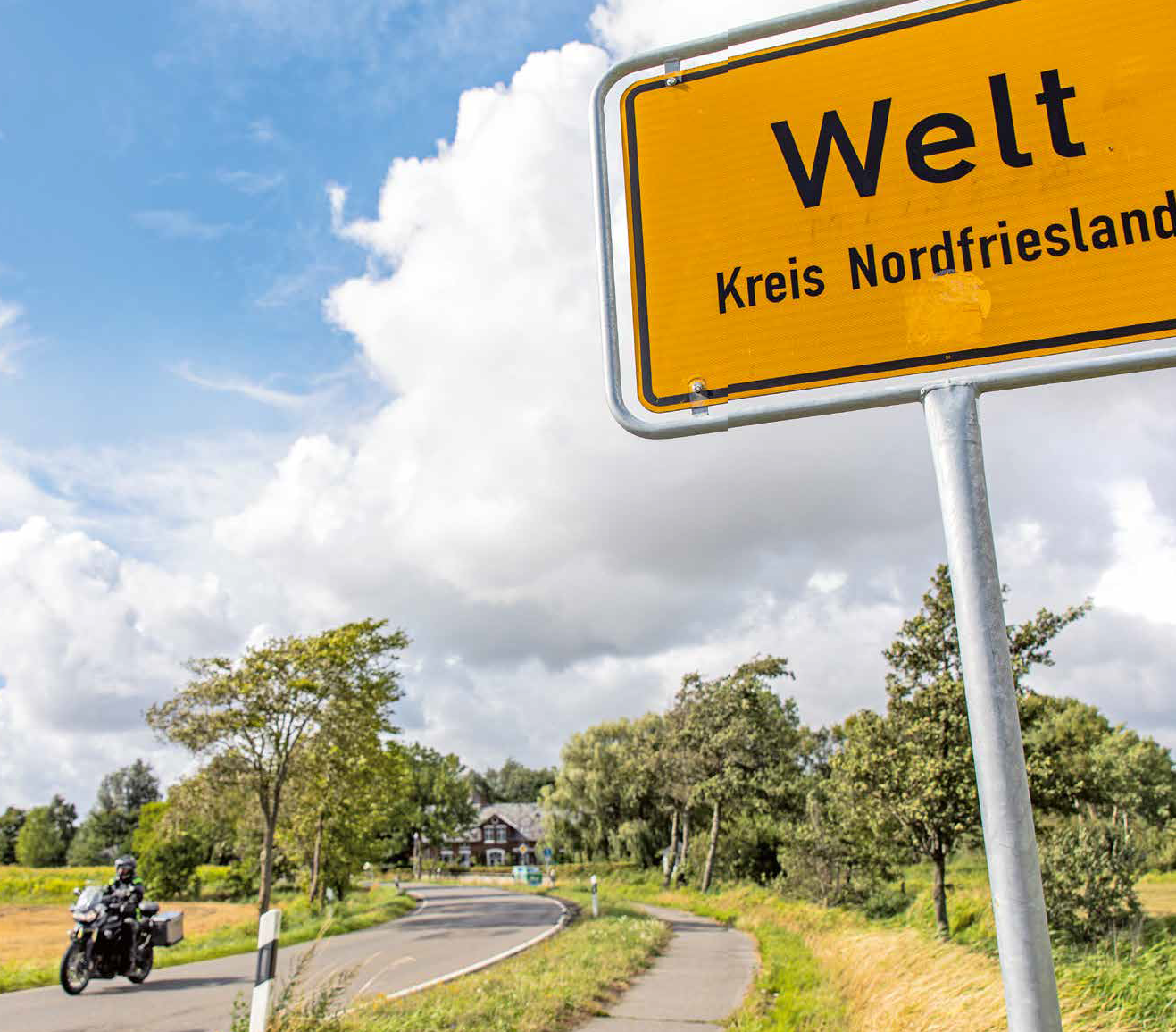 Die Welt ist ein Dorf – in Schleswig-Holstein bewahrheitet sich der Volksmund. FOTOS: DENNIS CIMINSKIUND MARKUS MÖLLER