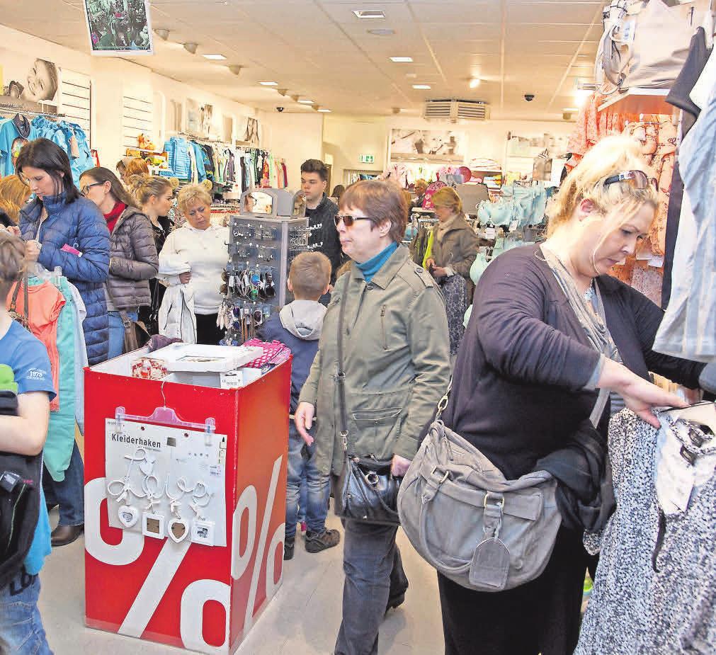 Beim Late Night Shopping machen mehr als 20 Geschäfte mit. Beim Late Night Shopping machen mehr als 20 Geschäfte mit.