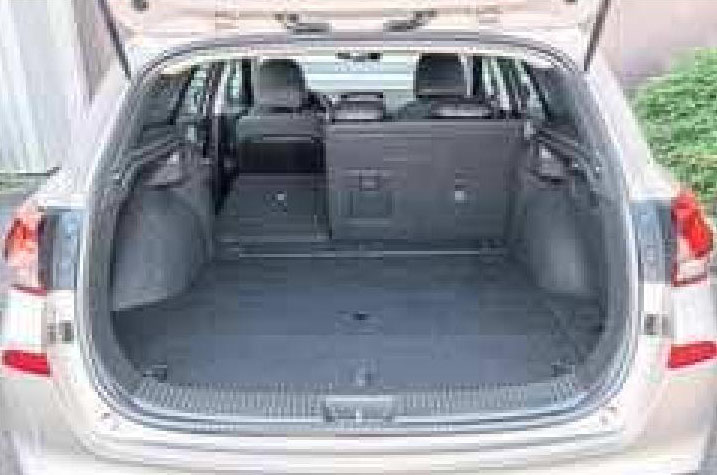 In den Kofferraum des Hyundai i30 Kombi passen bis zu 1650 Liter Gepäck.