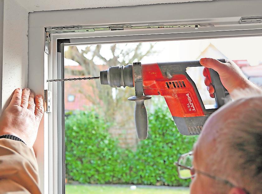 Ein fachgerechter Einbau mit richtigen Anschlüssen an die Wand ist unabdingbar. FOTO: WWW.KNEER-SUEDFENSTER.DE Ein fachgerechter Einbau mit richtigen Anschlüssen an die Wand ist unabdingbar. FOTO: WWW.KNEER-SUEDFENSTER.DE