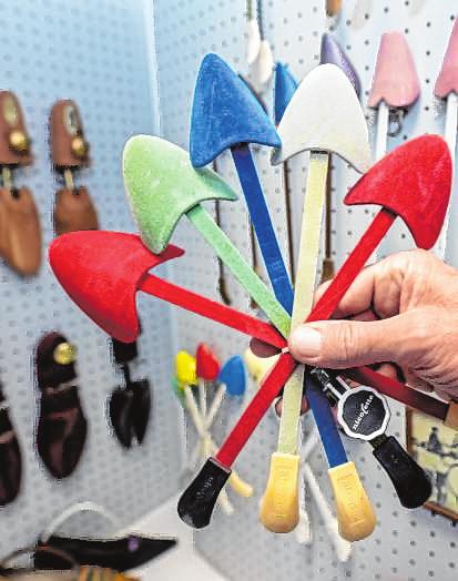 Auch Schuhspanner aus früheren Tagen gibt es bei Delfa zu sehen. Auch Schuhspanner aus früheren Tagen gibt es bei Delfa zu sehen.