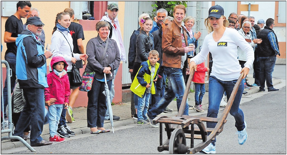 Auch Frauen-Teams sind beim Firmenwettbewerb gerne gesehen. FOTO: SCHIFFERSTEIN Auch Frauen-Teams sind beim Firmenwettbewerb gerne gesehen. FOTO: SCHIFFERSTEIN