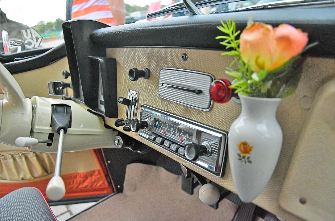 Da steckt viel Liebe im Detail: Die Interessengemeinschaft „Oldtimer, Classic etc.“ präsentiert am Bürgerfestsonntag, ab 11 Uhr, ihre Sammlung historischer Fahrzeuge. Fotos: Stephan Da steckt viel Liebe im Detail: Die Interessengemeinschaft „Oldtimer, Classic etc.“ präsentiert am Bürgerfestsonntag, ab 11 Uhr, ihre Sammlung historischer Fahrzeuge. Fotos: Stephan