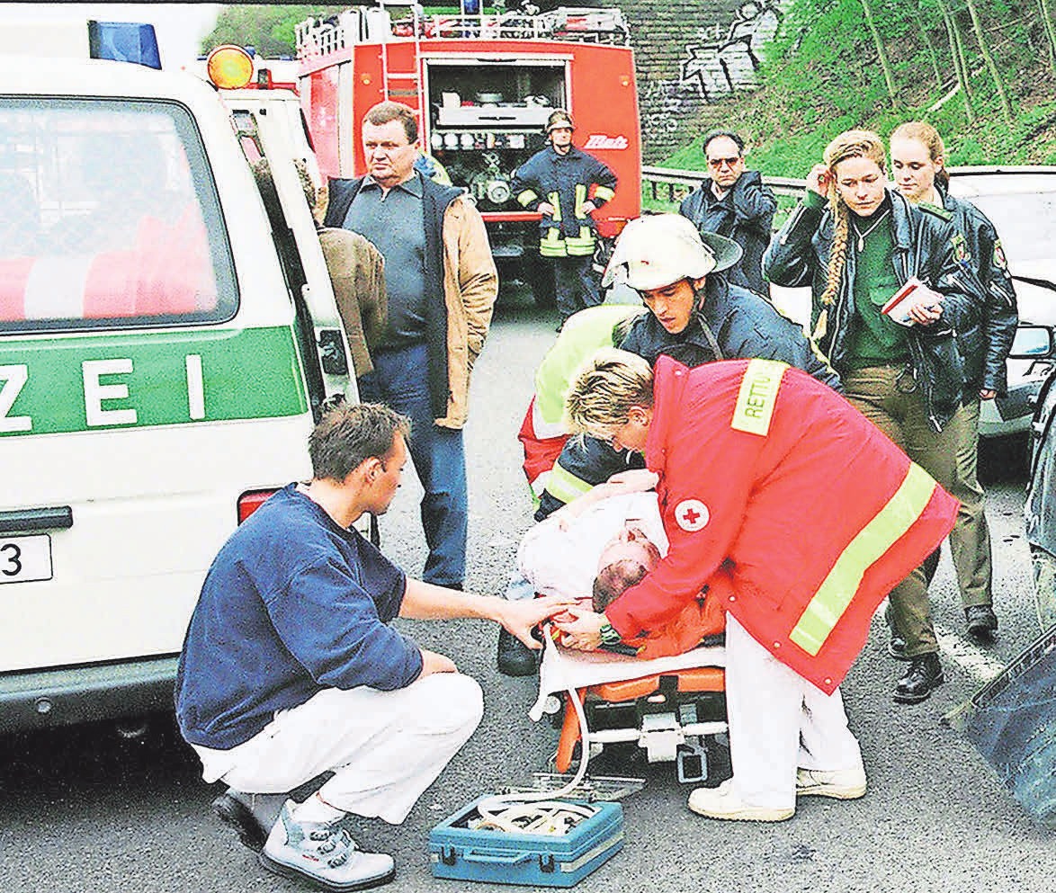 Nicht eingehaltener Sicherheitsabstand kann zu schlimmen Unfällen führen. Foto:AvD/dpp Nicht eingehaltener Sicherheitsabstand kann zu schlimmen Unfällen führen. Foto:AvD/dpp