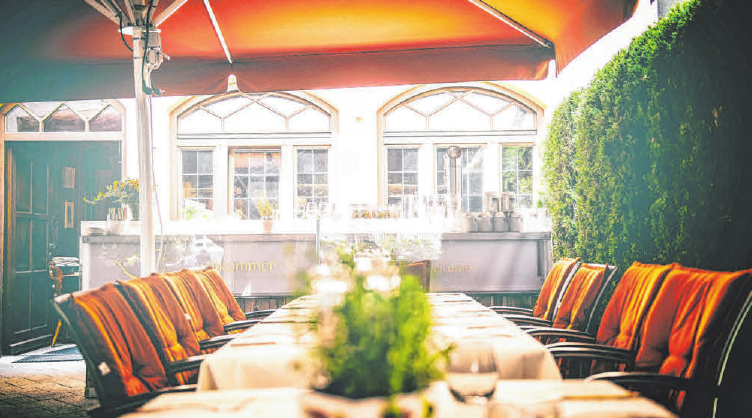 Die großzügige Terrasse. Die großzügige Terrasse.