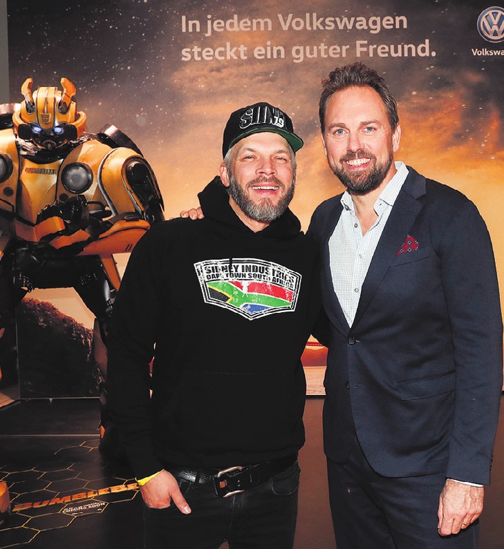 Sidney Hoffmann and Steven Gaetjen bei der VIP-Premiere. Foto: Franziska Krug/Getty Images for Volkswagen AG Sidney Hoffmann and Steven Gaetjen bei der VIP-Premiere. Foto: Franziska Krug/Getty Images for Volkswagen AG
