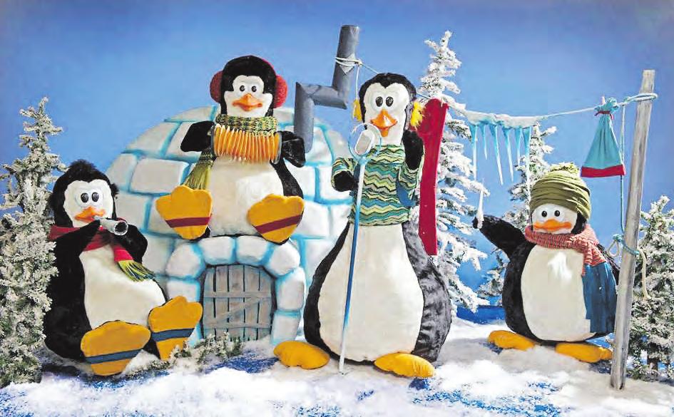 Die Pinguine fahren mit dem Weihnachtsexpress durch die Winterlandschaft in der Marktplatz Galerie