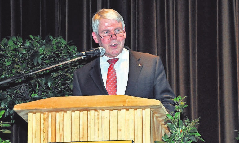 Beim Neujahrsempfang schaut Bürgermeister Carl Jürgen Lehrke auf das abgelaufene Jahr zurück. Beim Neujahrsempfang schaut Bürgermeister Carl Jürgen Lehrke auf das abgelaufene Jahr zurück.