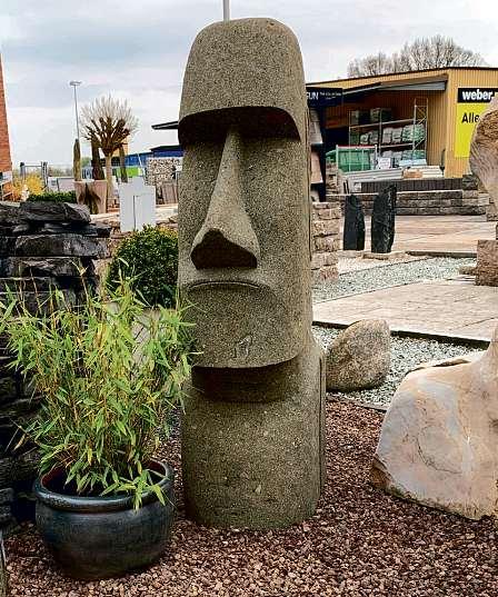 Stein-Skulpturen machen den Außenbereich zu einem besonderen Ort