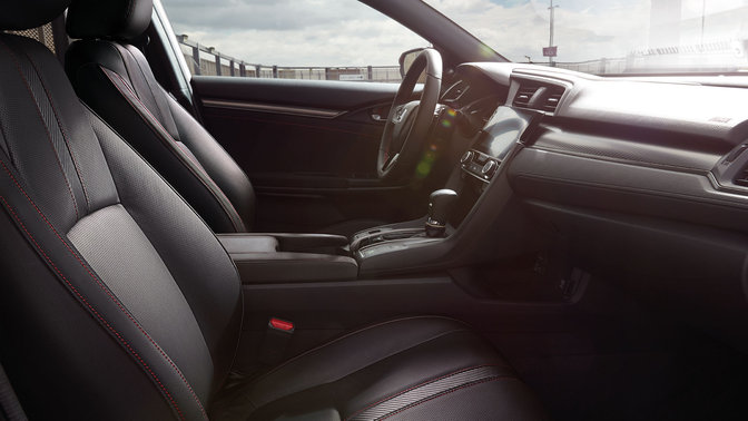 Das Interieur des Civic-Sondermodells strahlt Komfort und Eleganz aus. FOTO: HONDA Das Interieur des Civic-Sondermodells strahlt Komfort und Eleganz aus. FOTO: HONDA