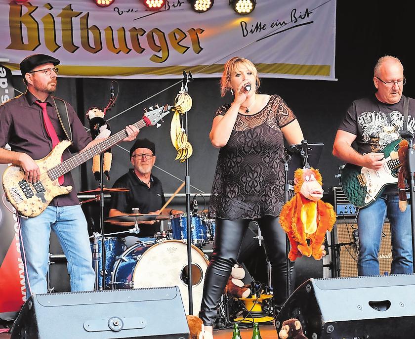 Die Groovin Monkeys, hier beim Zweibrücker Stadtfest 2019, stehen im Unikum auf der Bühne. FOTO: MOSCHEL Die Groovin Monkeys, hier beim Zweibrücker Stadtfest 2019, stehen im Unikum auf der Bühne. FOTO: MOSCHEL