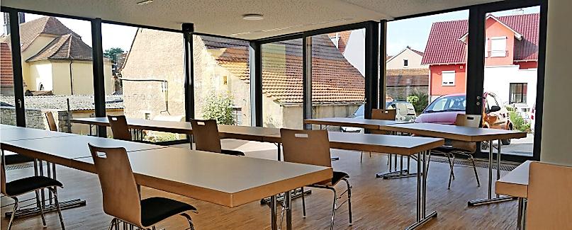 Der neue Bürgersaal besticht vor allem mit seinen großen Fensterwänden. FOTO: G. BAUER/ARCHIV Der neue Bürgersaal besticht vor allem mit seinen großen Fensterwänden. FOTO: G. BAUER/ARCHIV
