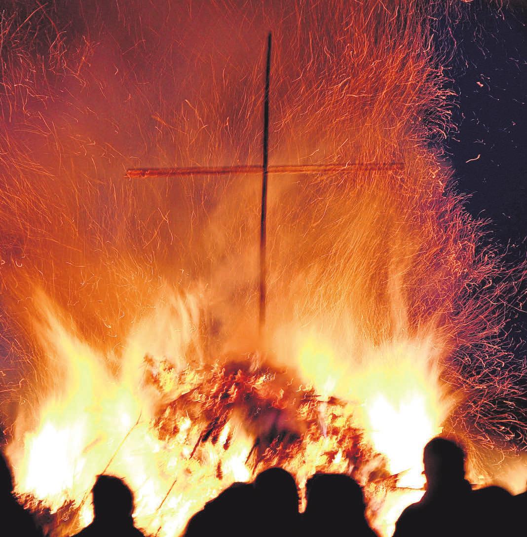 Rund um die Feiertage lodern wieder in nahezu allen Stadtteilen die beliebten Osterfeier. Foto: Ad-Pixelio Rund um die Feiertage lodern wieder in nahezu allen Stadtteilen die beliebten Osterfeier. Foto: Ad-Pixelio