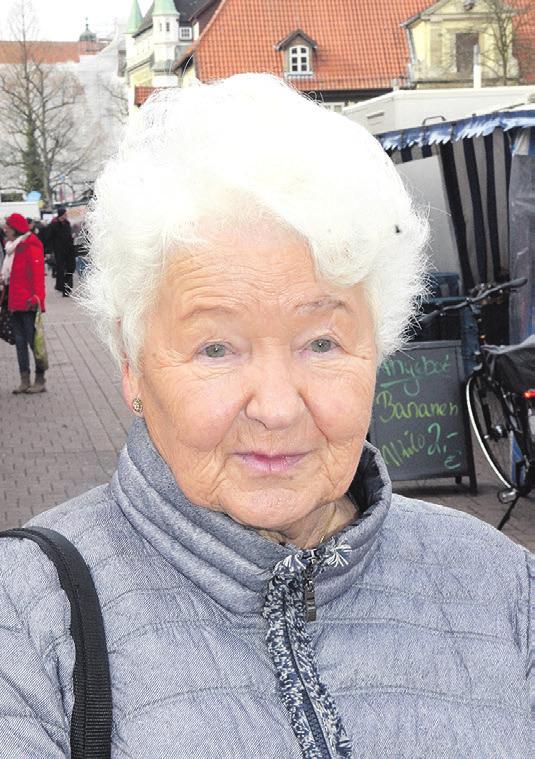 Margot Rottke (79) aus Winsen (Aller): „Ich glaube schon, dass in Celle direkt und vielleicht in nächster Nähe die Aufklärungsrate größer ist, aber auf dem Land bestimmt nicht. Hier in der Stadt wird auch mehr Polizei sein, die dann auch schneller da ist. Das geht auf dem Lande nicht so schnell. Vielleicht müsste auf dem Land auch noch mehr Polizeipräsenz vorhanden sein. Ein, zwei Polizisten mehr wäre nicht verkehrt.“ Margot Rottke (79) aus Winsen (Aller): „Ich glaube schon, dass in Celle direkt und vielleicht in nächster Nähe die Aufklärungsrate größer ist, aber auf dem Land bestimmt nicht. Hier in der Stadt wird auch mehr Polizei sein, die dann auch schneller da ist. Das geht auf dem Lande nicht so schnell. Vielleicht müsste auf dem Land auch noch mehr Polizeipräsenz vorhanden sein. Ein, zwei Polizisten mehr wäre nicht verkehrt.“