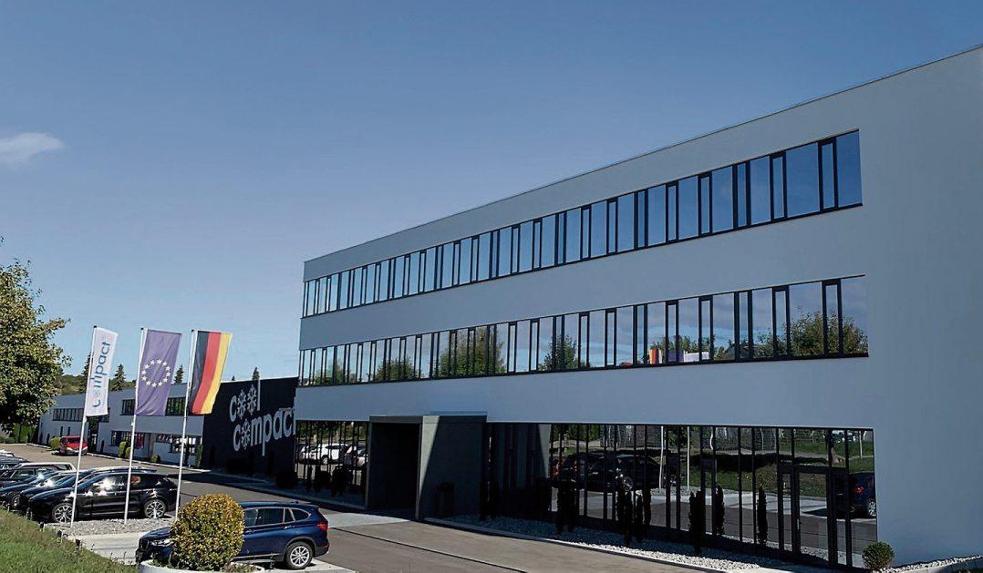 Das neue Vertriebs- und Schulungsgebäude von Cool Compact mit seiner geradlinigen Architektur. Bilder: Cool Compact