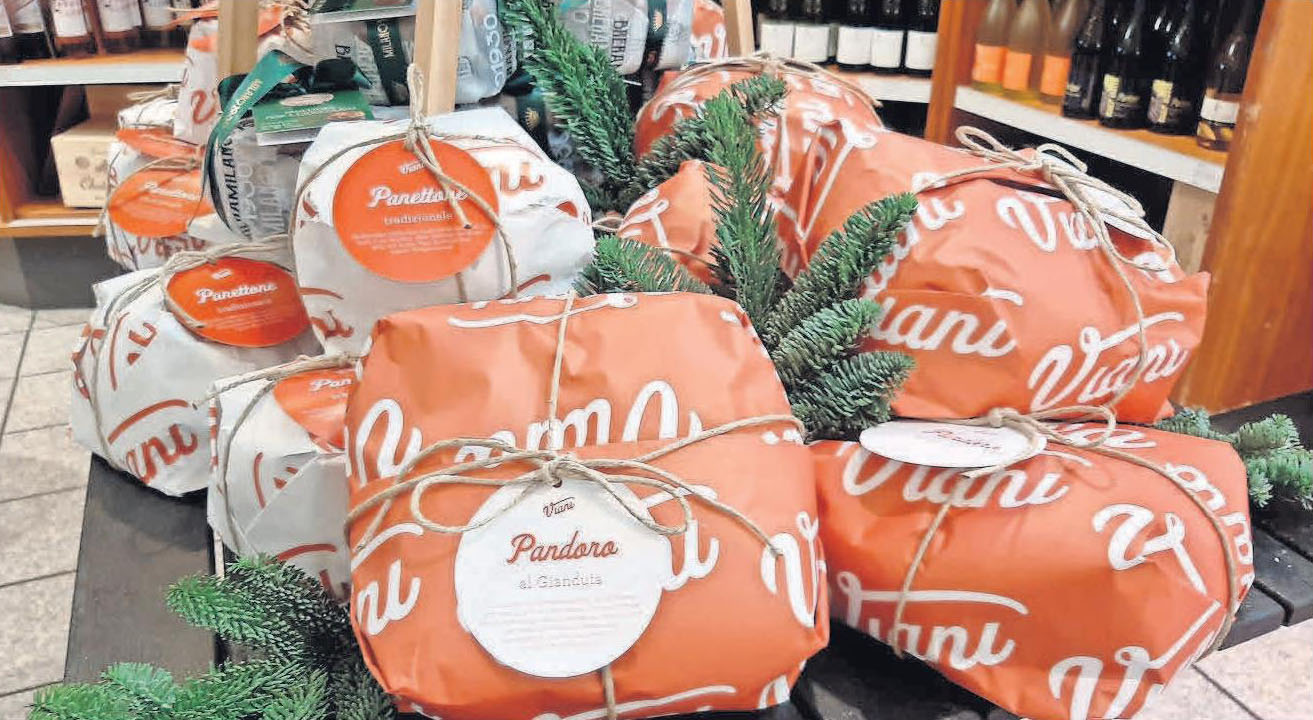 Bei Moss Delikatessen gibt es den italienischen Weihnachtskuchen Panettone in verschiedenen Varianten. Bei Moss Delikatessen gibt es den italienischen Weihnachtskuchen Panettone in verschiedenen Varianten.