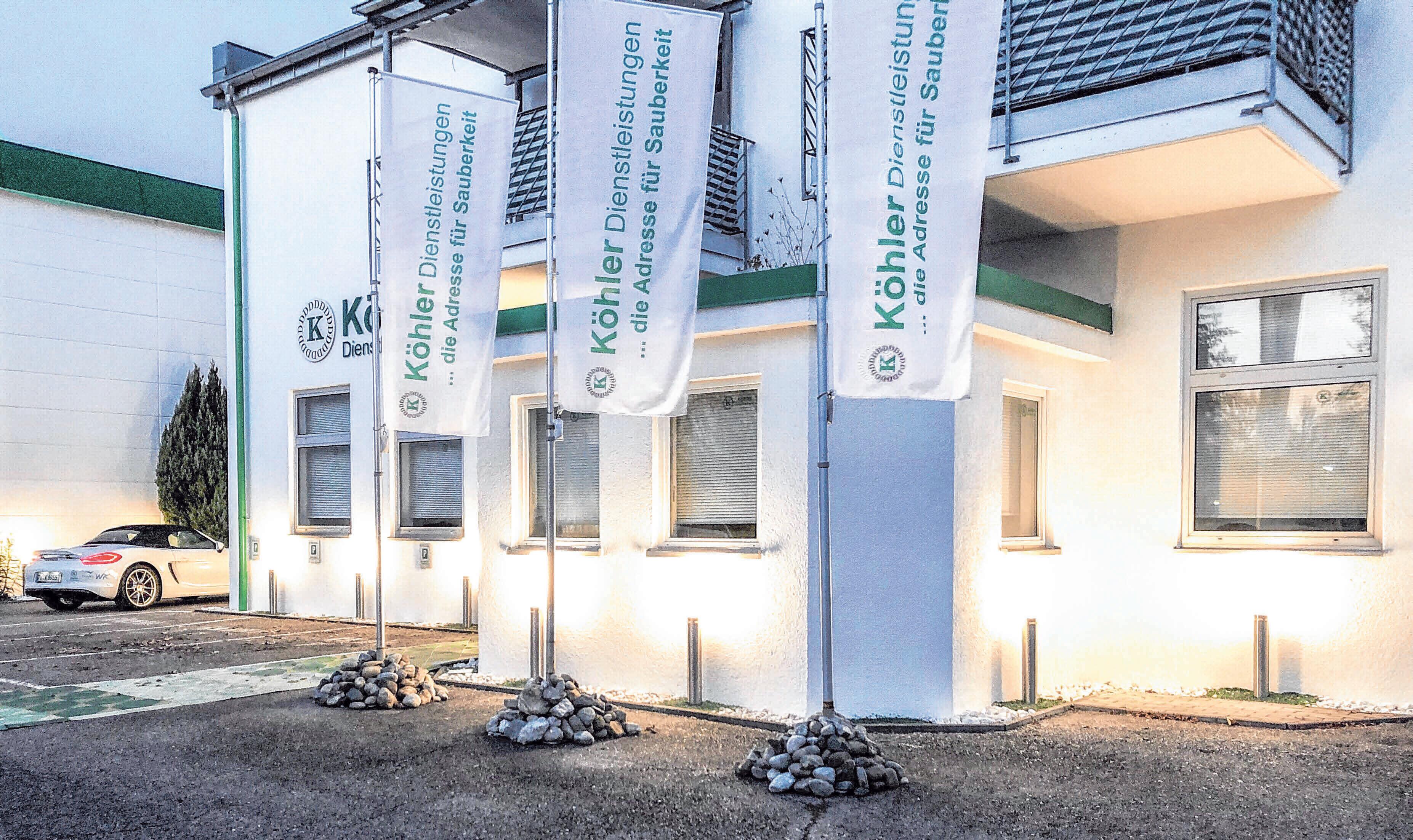Im Baienfurter Gewerbegebiet Niederbiegen befindet sich bis heute die Hauptverwaltung der KÖHLER Unternehmensgruppe. Im Baienfurter Gewerbegebiet Niederbiegen befindet sich bis heute die Hauptverwaltung der KÖHLER Unternehmensgruppe.