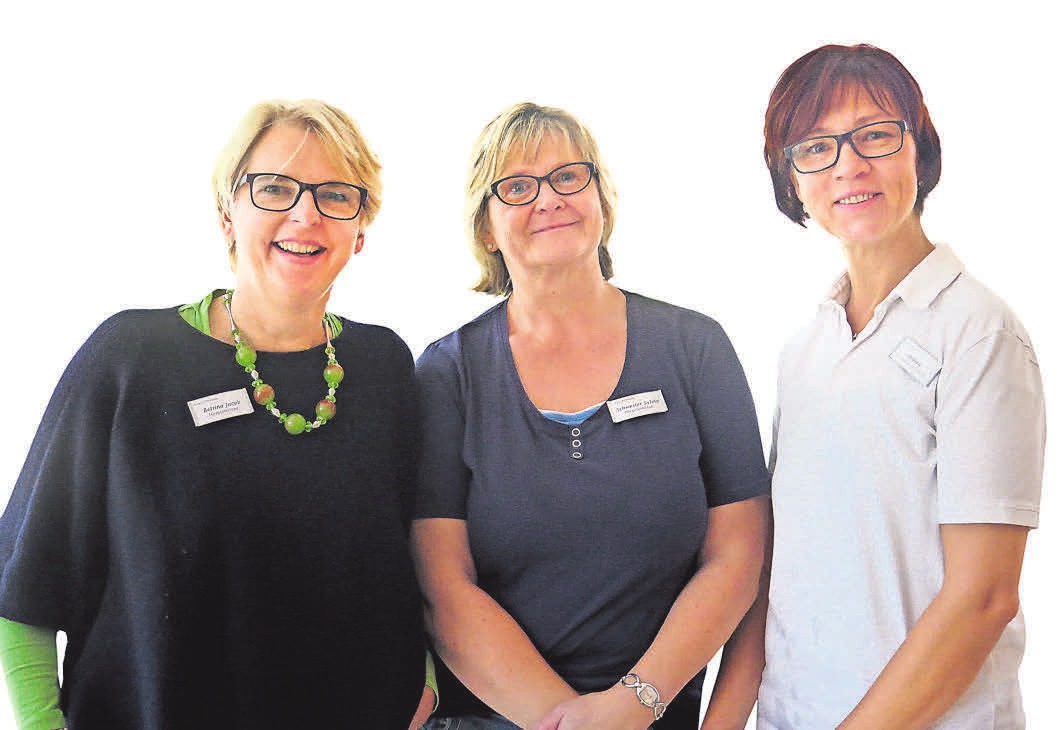 Bettina Jacob (l.) leitet das Hospiz in Hermannswerder. Neben ihr stehen Schwester Sylvia und Hauswirtschafterin Andrea Wolf. Bettina Jacob (l.) leitet das Hospiz in Hermannswerder. Neben ihr stehen Schwester Sylvia und Hauswirtschafterin Andrea Wolf.