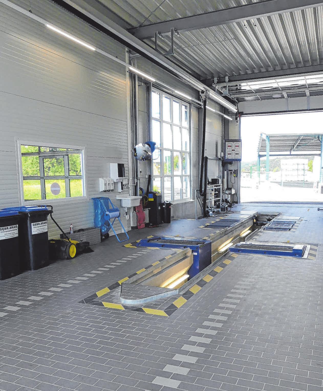 Blick in die neue Prüfstelle des TÜV Süd. FOTOS: BURGHART Blick in die neue Prüfstelle des TÜV Süd. FOTOS: BURGHART