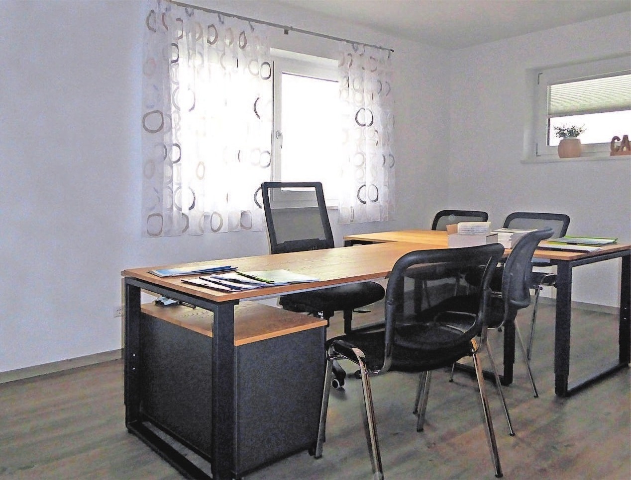 Mögliches Arbeitszimmer im Obergeschoss. Mögliches Arbeitszimmer im Obergeschoss.