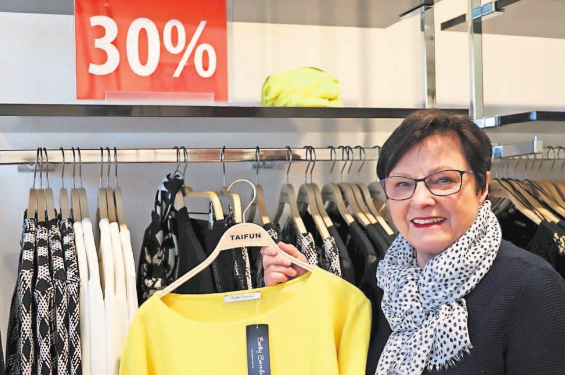Mode für jeden Anlass, sowohl sportlich als auch elegant, finden die Kunden in großer Auswahl im Modehaus Dietz in Marktredwitz, Markt 42. Foto: Monika Dürrbeck Mode für jeden Anlass, sowohl sportlich als auch elegant, finden die Kunden in großer Auswahl im Modehaus Dietz in Marktredwitz, Markt 42. Foto: Monika Dürrbeck