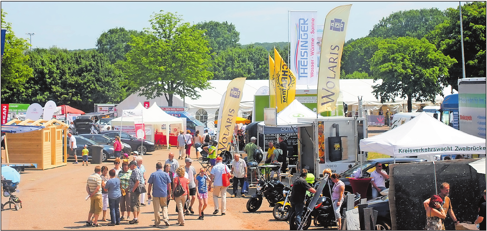 Bei der „Messe2brücken“ stellen rund 70 Aussteller ihre Dienstleistungen und Produkte vor. FOTO: CONZELMANN/FREI Bei der „Messe2brücken“ stellen rund 70 Aussteller ihre Dienstleistungen und Produkte vor. FOTO: CONZELMANN/FREI