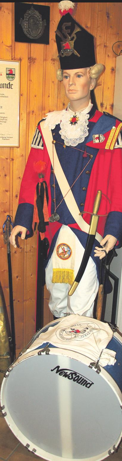 Auch lebensgroße Figuren sind Teil der Sammlung. Foto: privat Auch lebensgroße Figuren sind Teil der Sammlung. Foto: privat