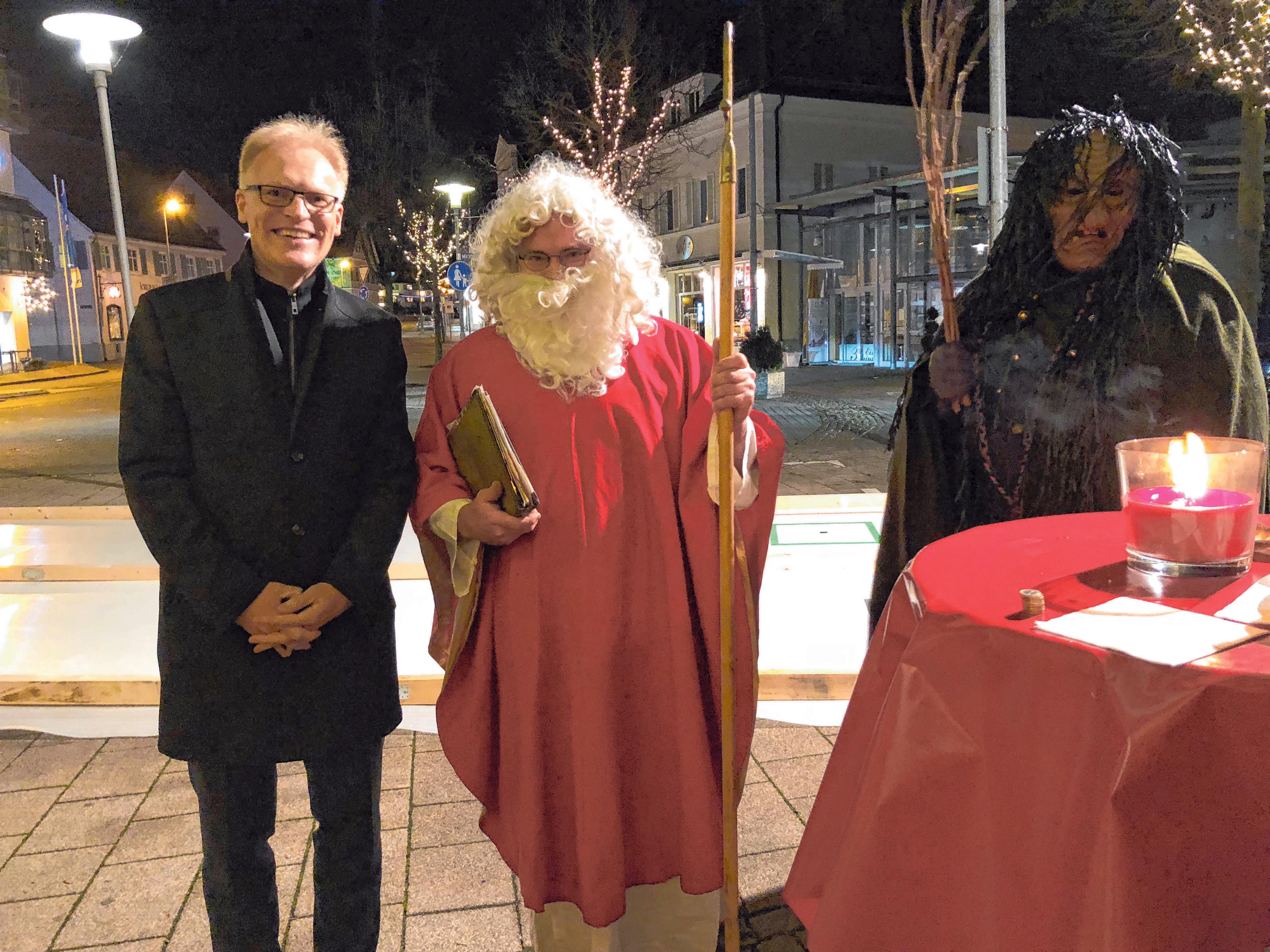 Auch der Nikolaus schaut sicher beim „Engel-Treff Laupheim“ vorbei. FOTO: PRIVAT Auch der Nikolaus schaut sicher beim „Engel-Treff Laupheim“ vorbei. FOTO: PRIVAT
