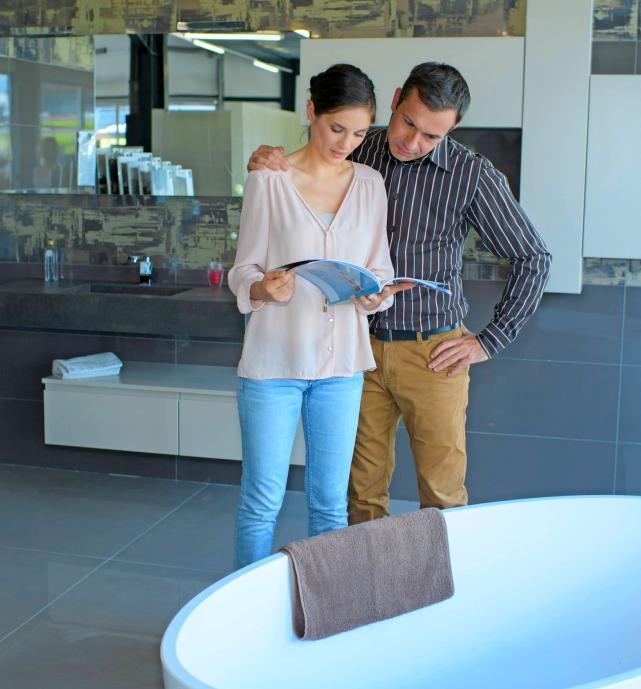 Der Traum vom schönen Bad lässt sich mit Hilfe der Spezialisten vom Sanitärhandwerk verwirklichen. Foto: auremar/stock.adobe.com Der Traum vom schönen Bad lässt sich mit Hilfe der Spezialisten vom Sanitärhandwerk verwirklichen. Foto: auremar/stock.adobe.com