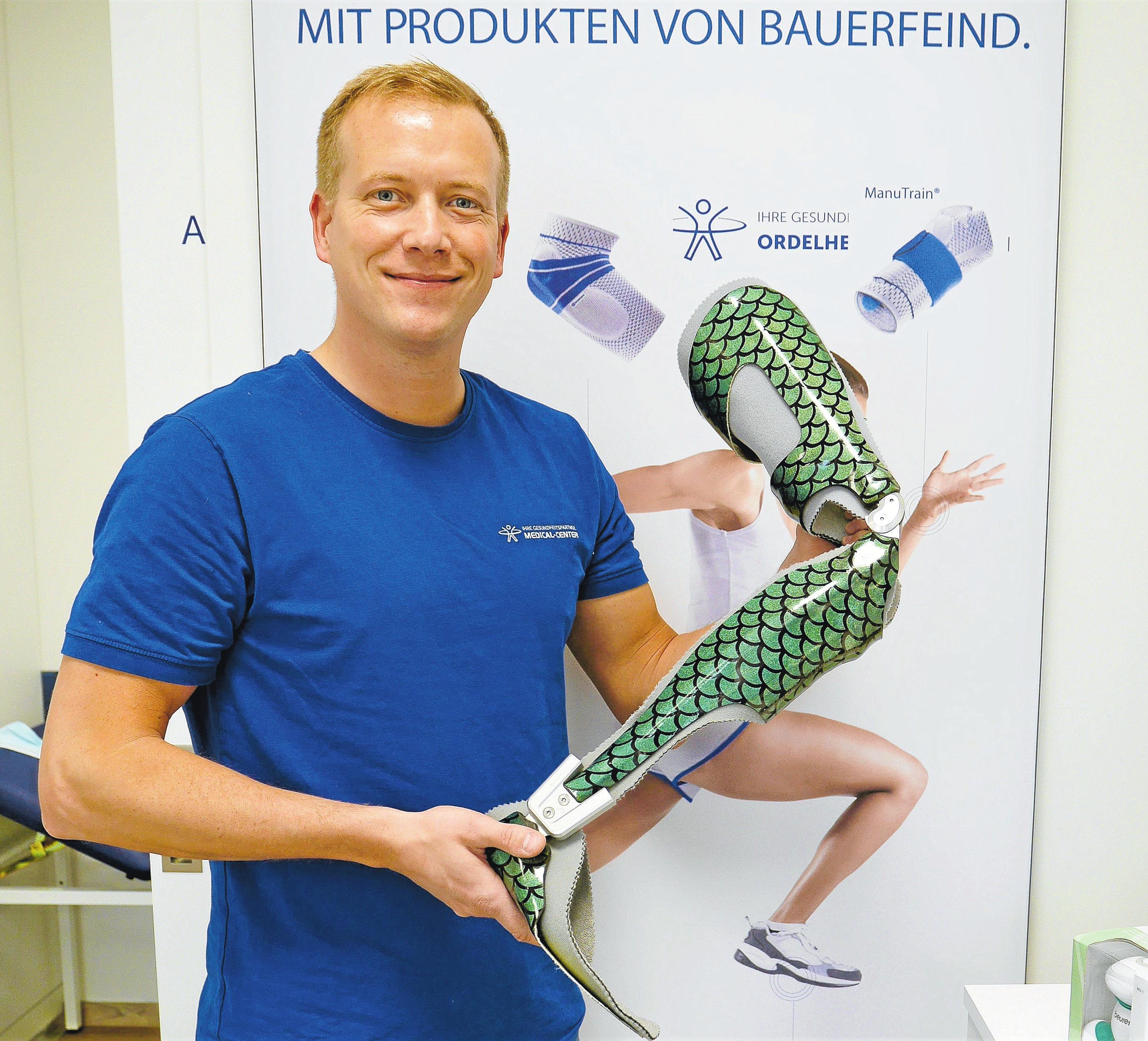 Moderne Hilfsmittel wie diese Orthese aus Carbon werden von Orthopädietechnikmeister Daniel Bracht individuell angefertigt.