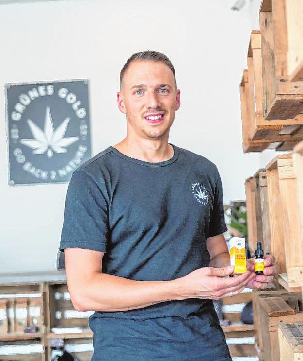 Yannik Bechtel führt als Franchise-Nehmer den Laden „Grünes Gold“. | Bild: Thomas Neu Yannik Bechtel führt als Franchise-Nehmer den Laden „Grünes Gold“. | Bild: Thomas Neu