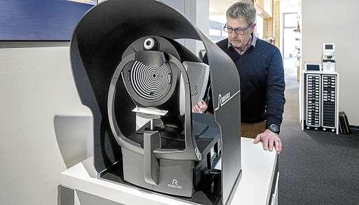 DNEye® Scanner 2 von Rodenstock: Erfolgskonzept für besseres Sehen bei BLICKPUNKT in Kiel. FOTO: FRANK PETER DNEye® Scanner 2 von Rodenstock: Erfolgskonzept für besseres Sehen bei BLICKPUNKT in Kiel. FOTO: FRANK PETER