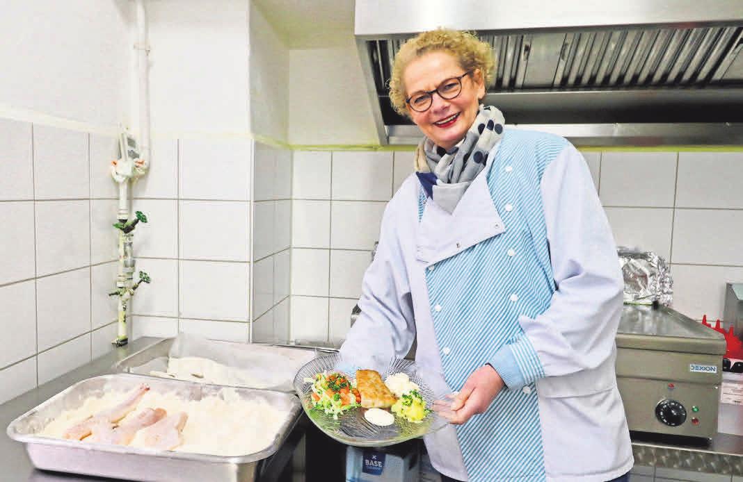 In Thürnau’s Fischhalle gibt es dienstags bis samstags köstliche Fischgerichte aus der heißen Theke, frischen Fisch zur Zubereitung in der eigenen Küche – und jede Menge Rezepttipps. In Thürnau’s Fischhalle gibt es dienstags bis samstags köstliche Fischgerichte aus der heißen Theke, frischen Fisch zur Zubereitung in der eigenen Küche – und jede Menge Rezepttipps.