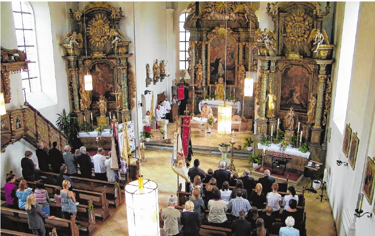 Blick ins Kircheninnere FOTO: MARIA EGGLSEDER Blick ins Kircheninnere FOTO: MARIA EGGLSEDER
